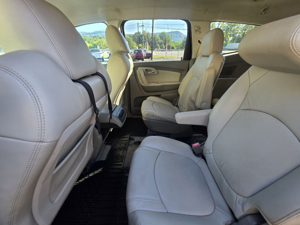 Photo 6 of this CHEVROLET TRAVERSE