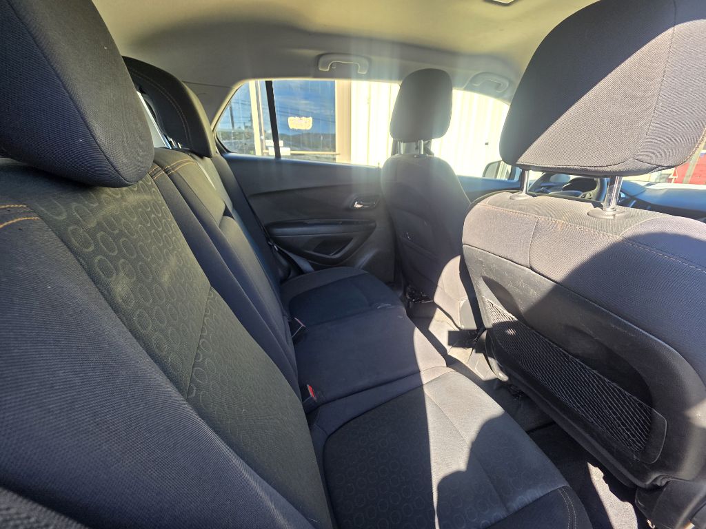Photo 8 of this CHEVROLET TRAX