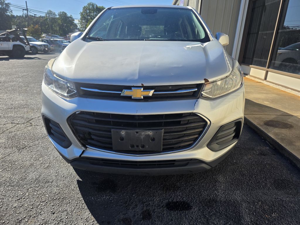 Photo 2 of this CHEVROLET TRAX