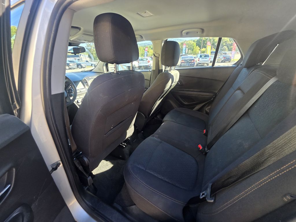 Photo 9 of this CHEVROLET TRAX