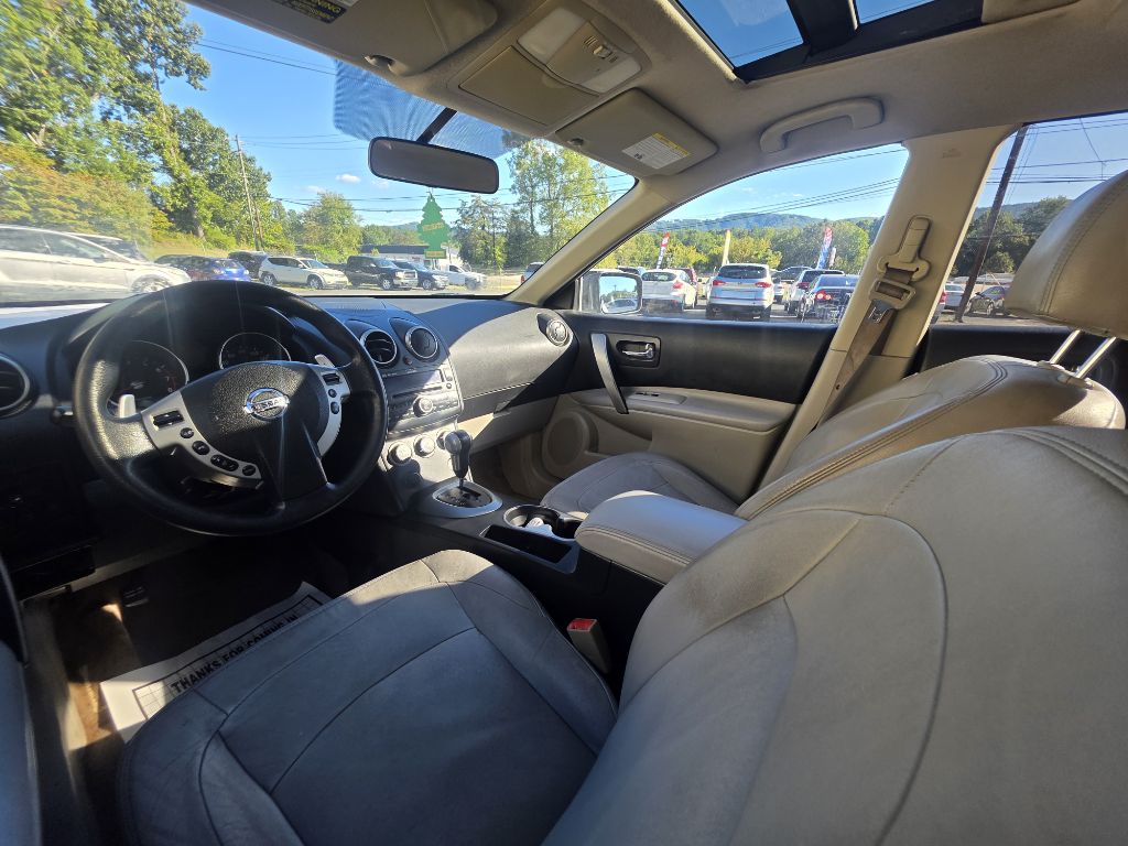Photo 8 of this NISSAN ROGUE