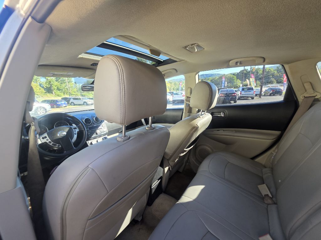 Photo 9 of this NISSAN ROGUE
