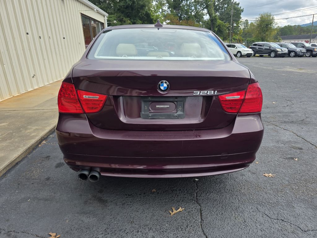 Photo 14 of this BMW 328