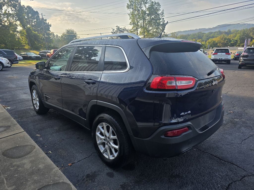 Photo 3 of this JEEP CHEROKEE