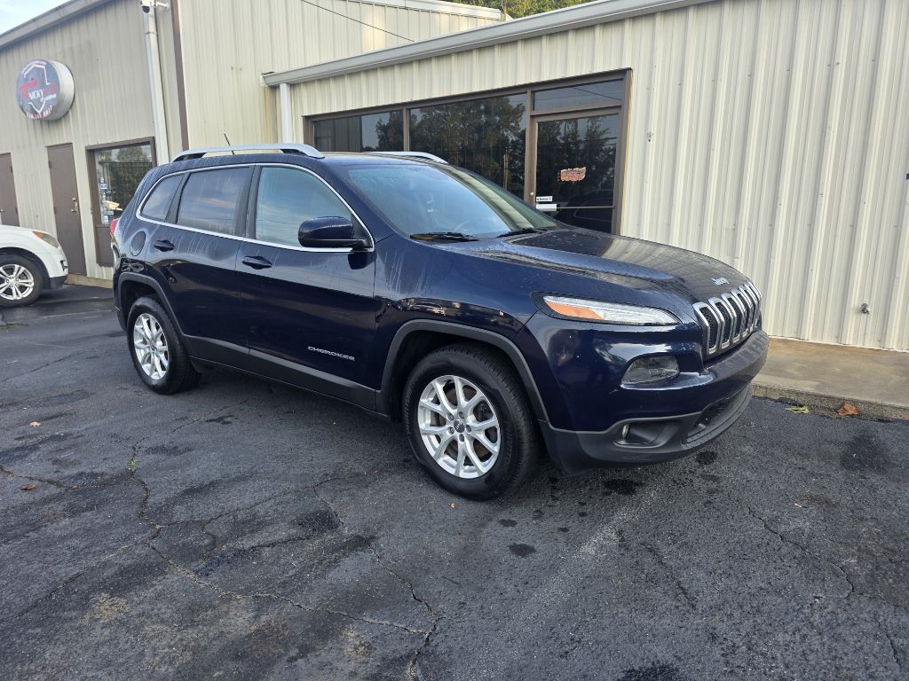 Photo 15 of this JEEP CHEROKEE