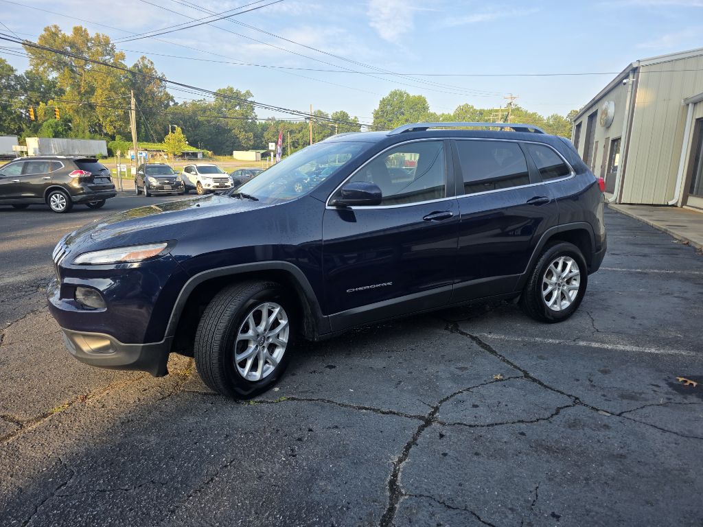 Photo 9 of this JEEP CHEROKEE