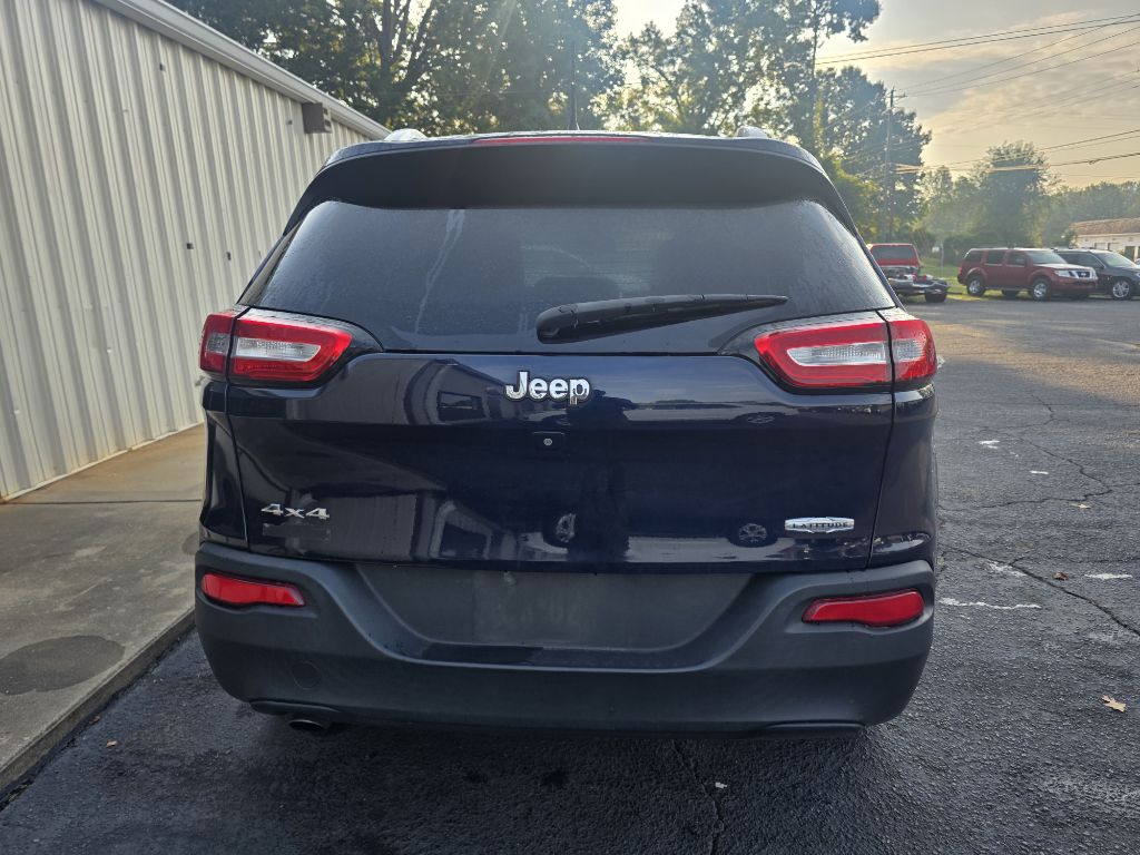 Photo 5 of this JEEP CHEROKEE