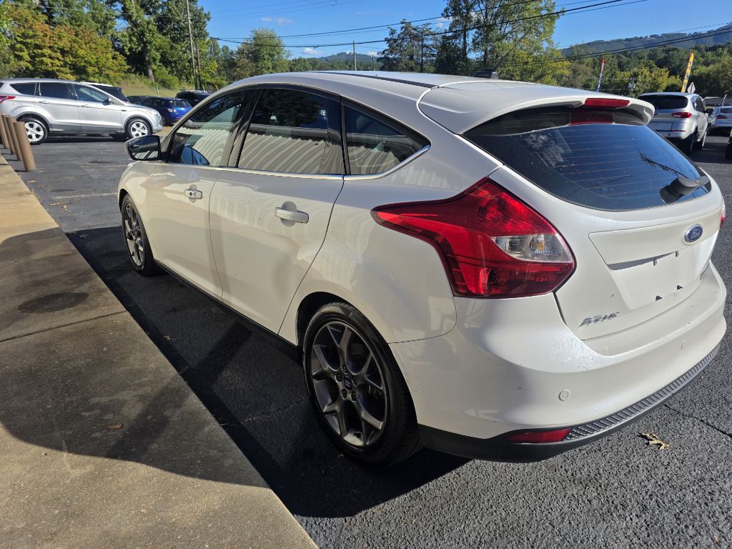 Photo 11 of this FORD FOCUS