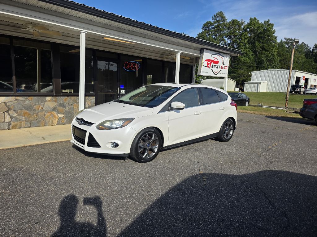 Photo 19 of this FORD FOCUS