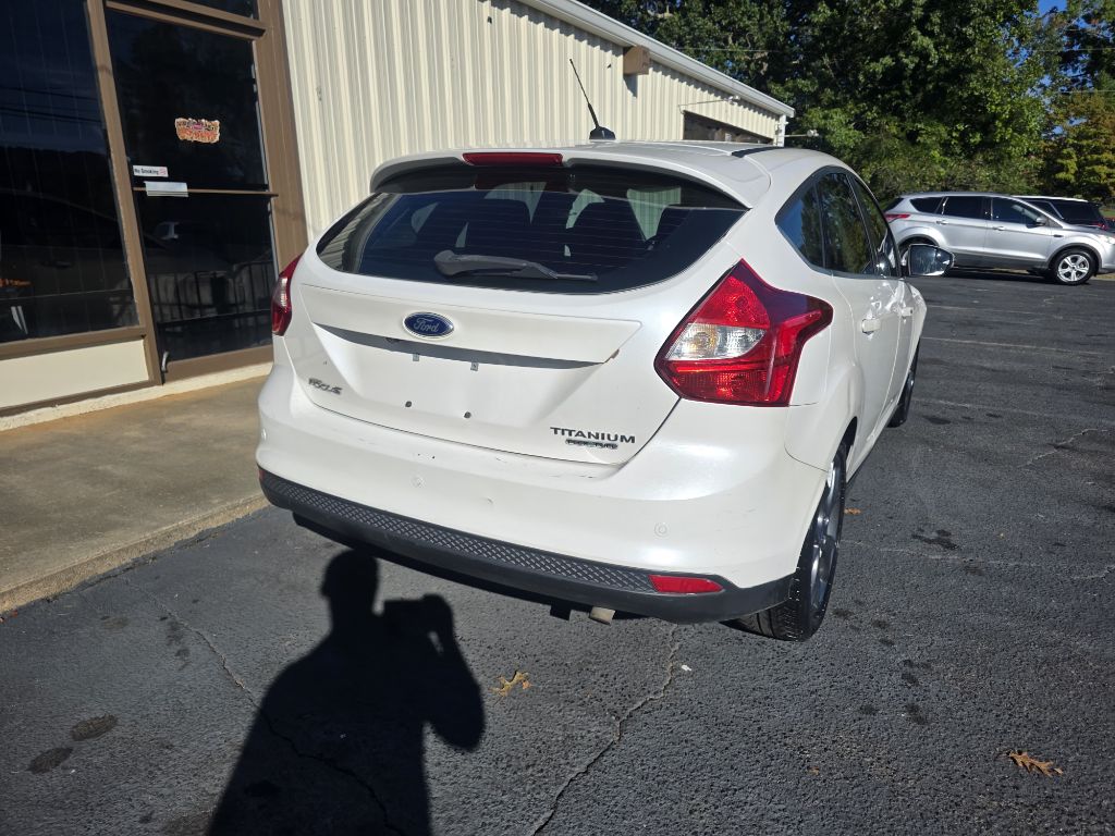 Photo 15 of this FORD FOCUS