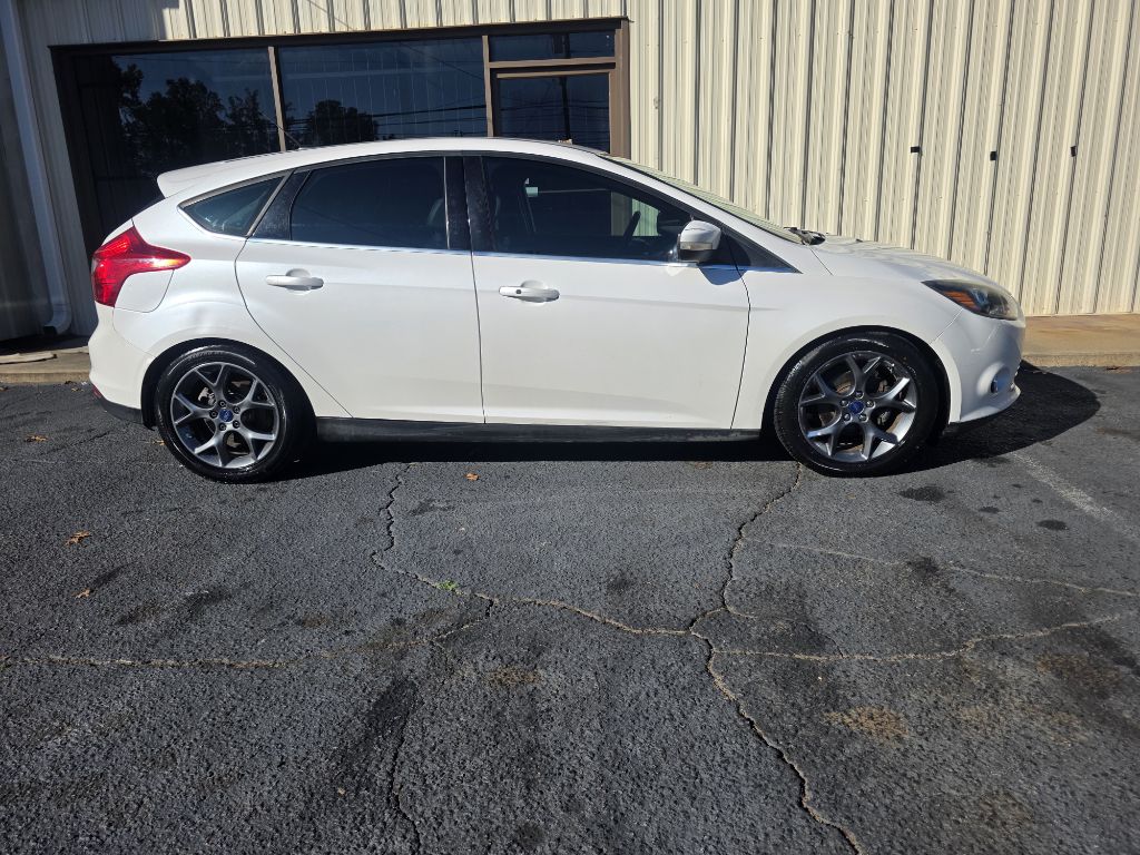Photo 14 of this FORD FOCUS