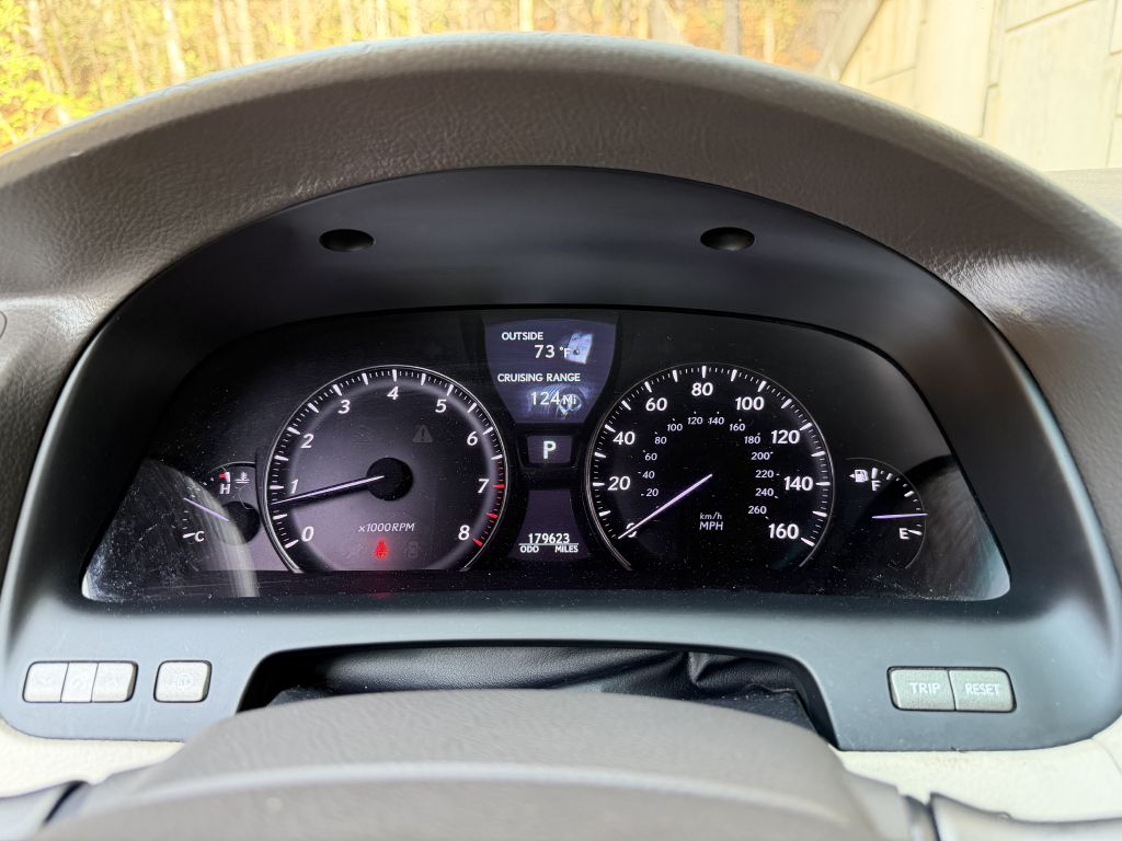 Photo 27 of this LEXUS LS