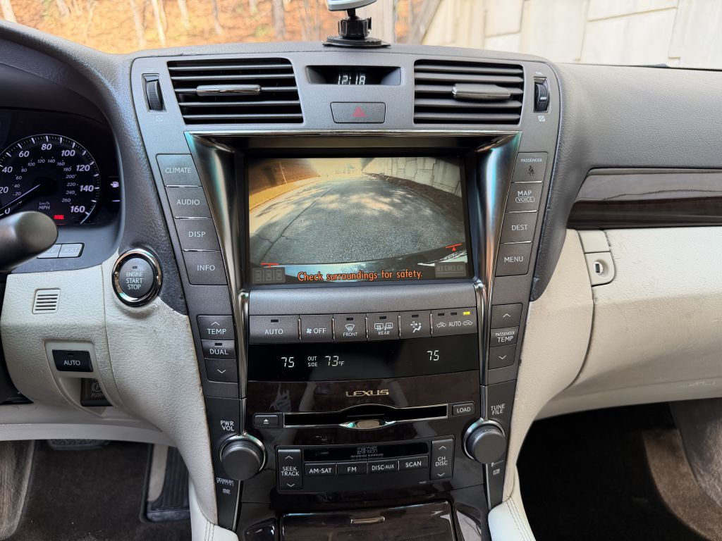 Photo 30 of this LEXUS LS