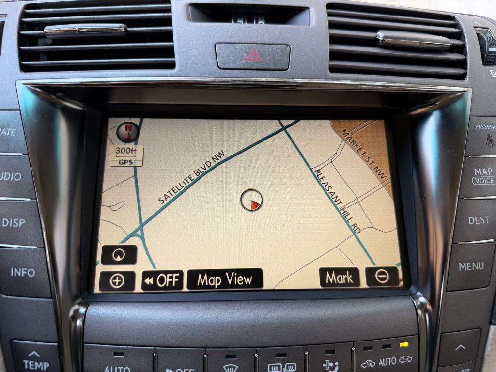 Photo 34 of this LEXUS LS