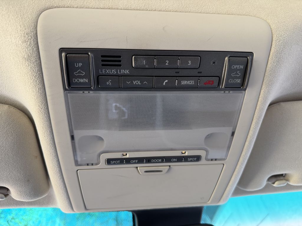 Photo 36 of this LEXUS LS