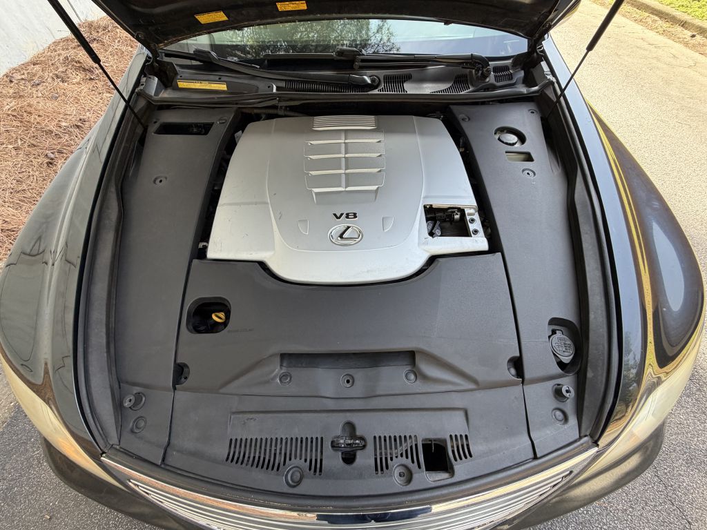 Photo 38 of this LEXUS LS