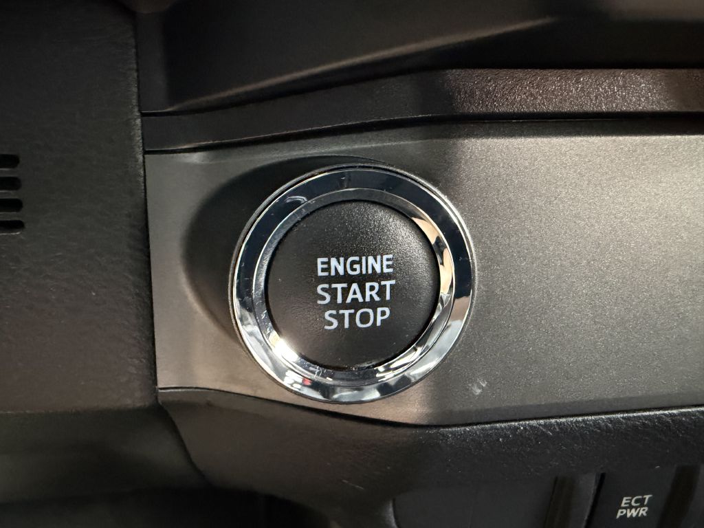 Photo 23 of this TOYOTA TACOMA