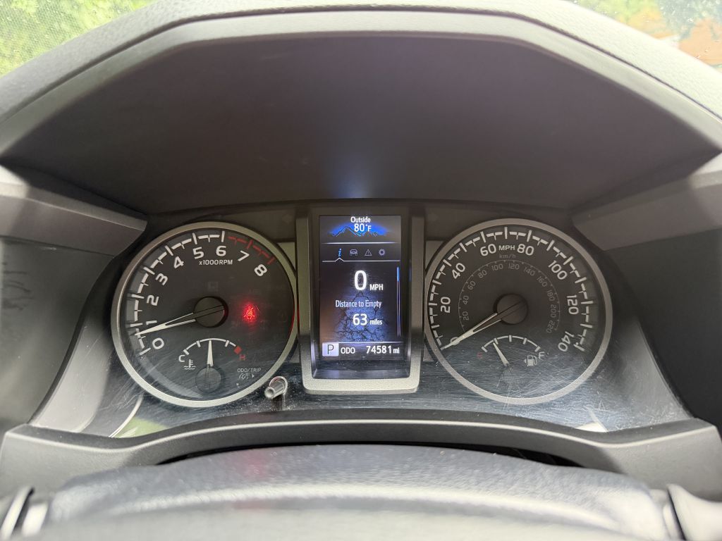 Photo 25 of this TOYOTA TACOMA