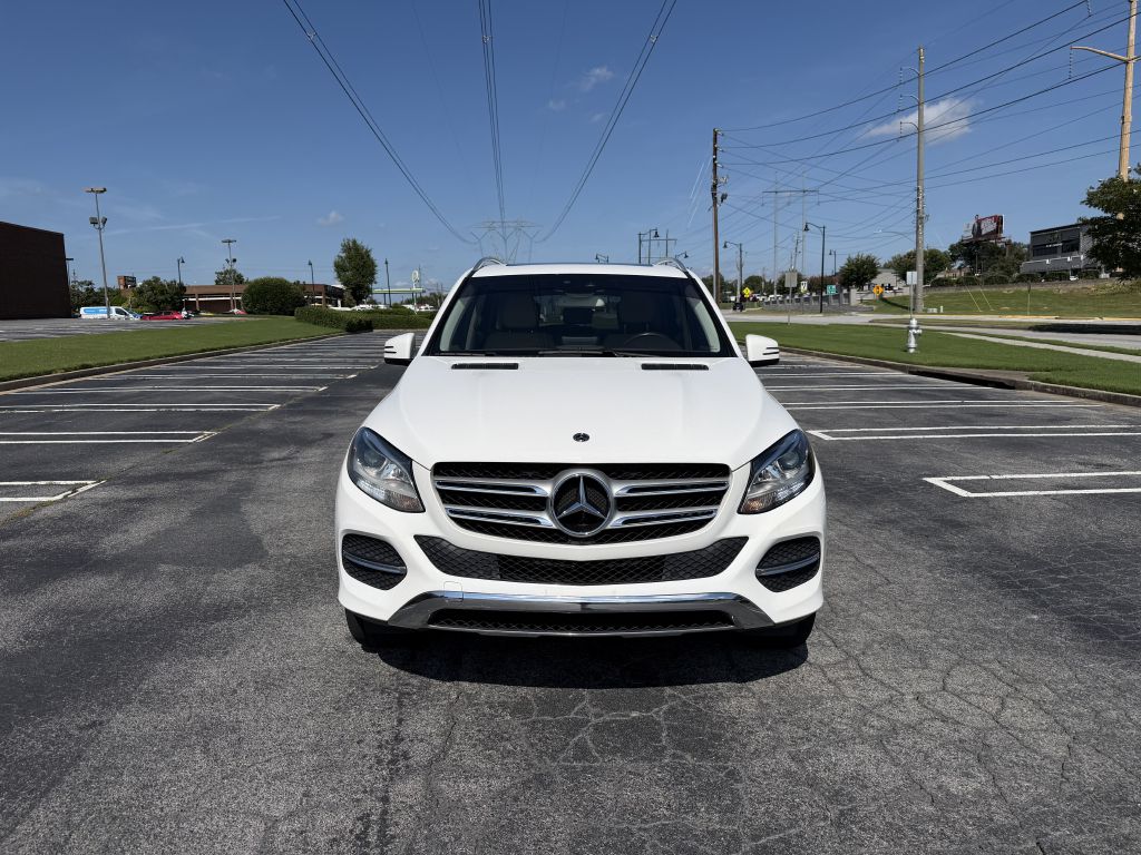 Photo 2 of this MERCEDES-BENZ GLE