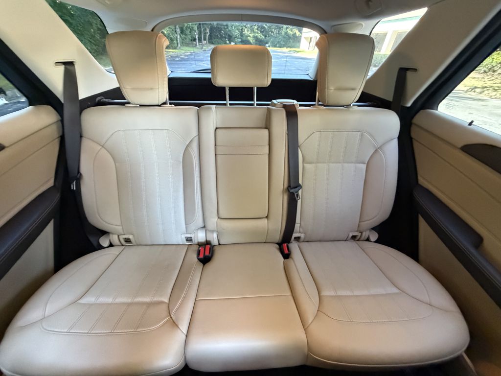 Photo 19 of this MERCEDES-BENZ GLE