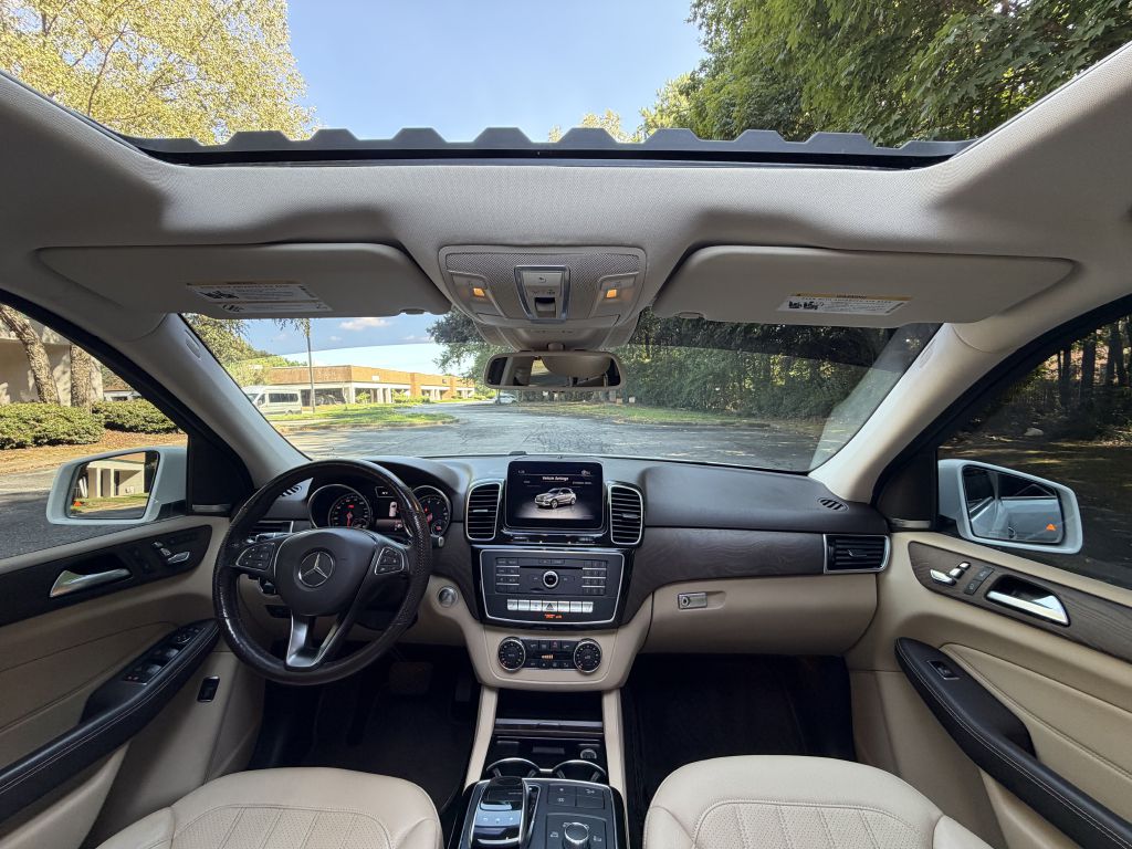 Photo 20 of this MERCEDES-BENZ GLE