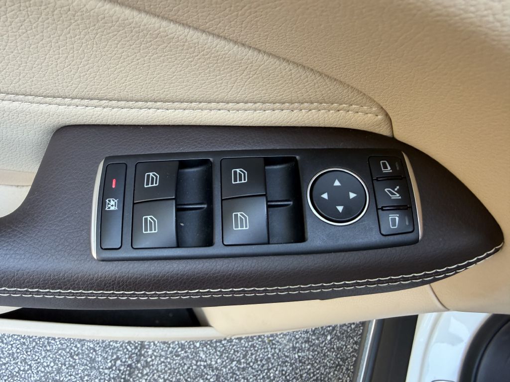 Photo 22 of this MERCEDES-BENZ GLE