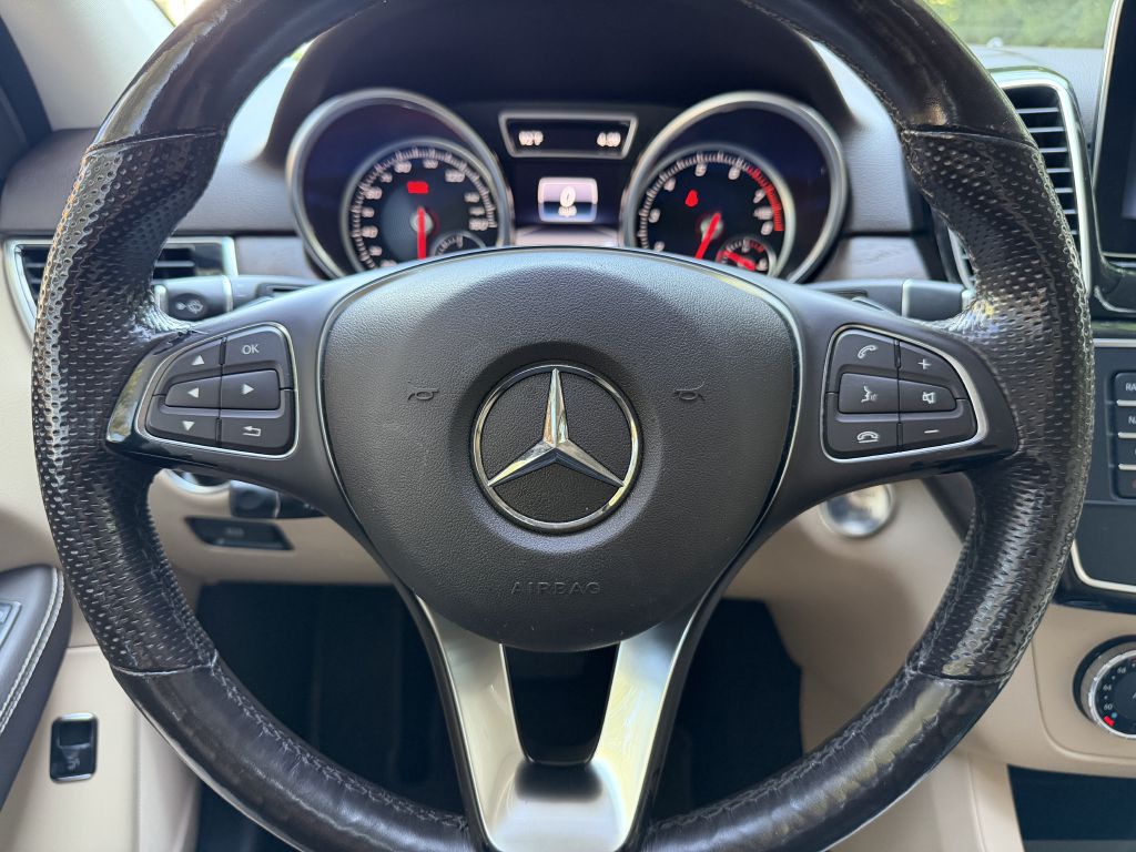 Photo 24 of this MERCEDES-BENZ GLE