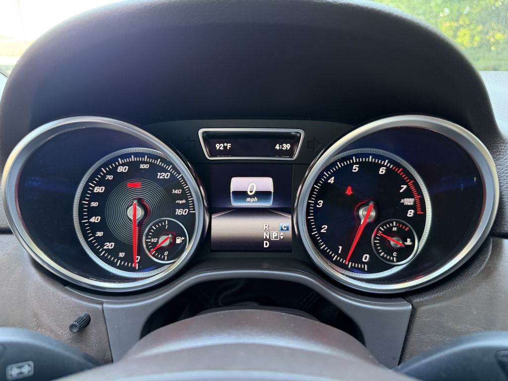Photo 25 of this MERCEDES-BENZ GLE