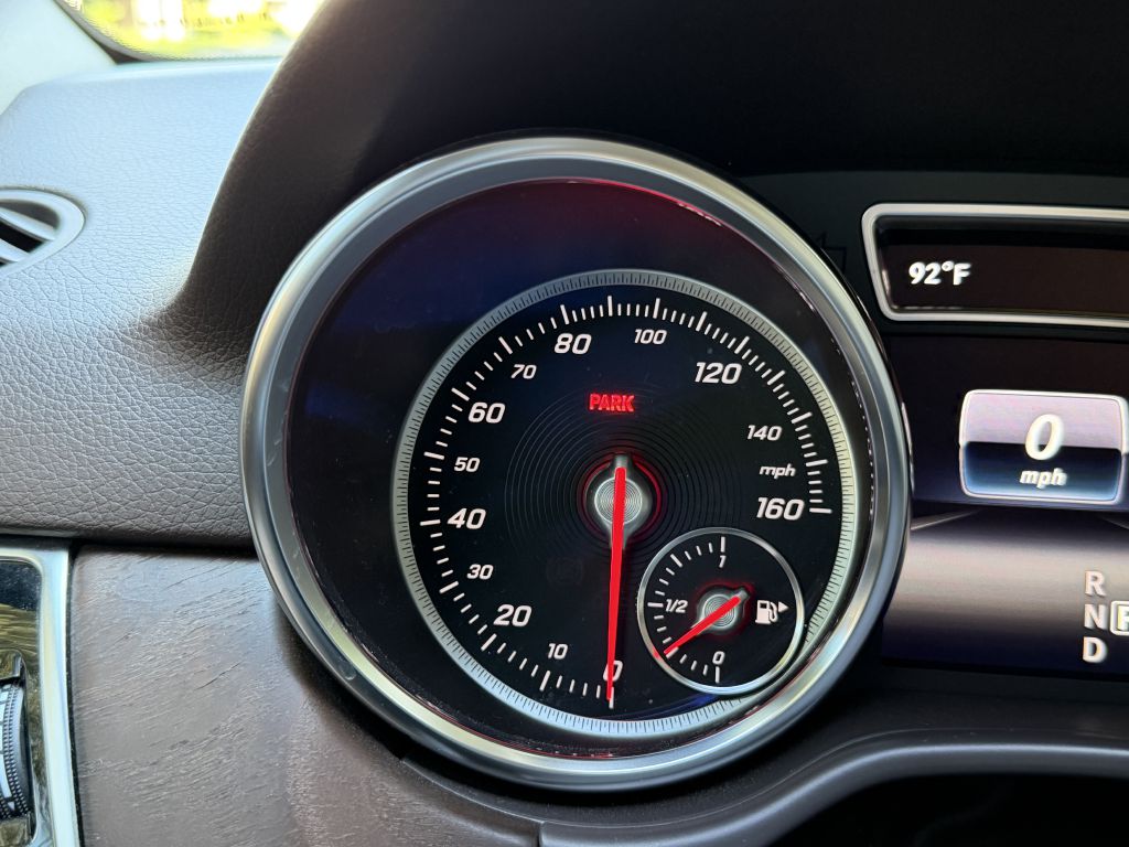 Photo 26 of this MERCEDES-BENZ GLE