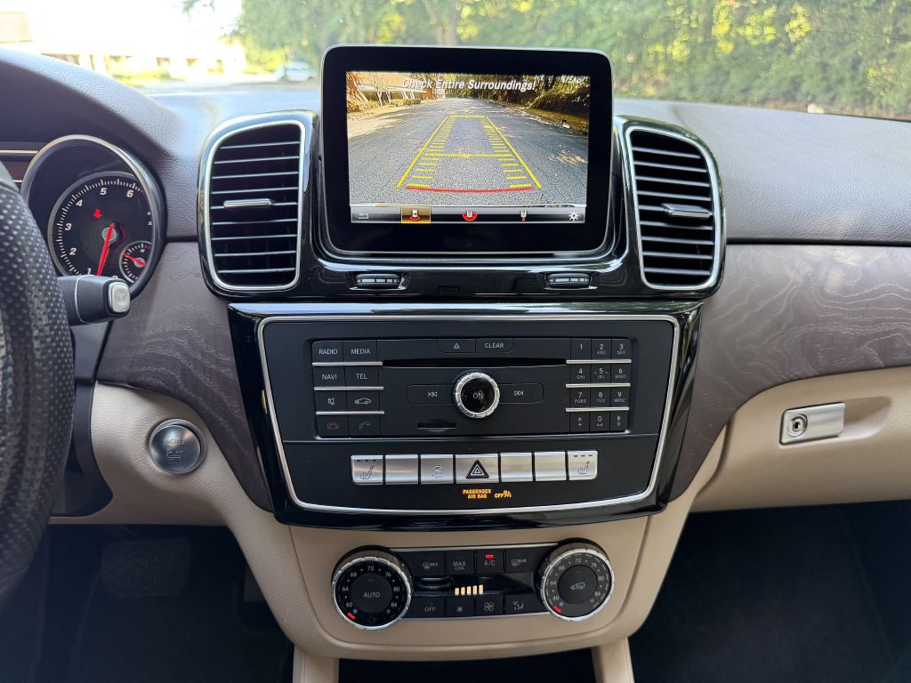 Photo 32 of this MERCEDES-BENZ GLE
