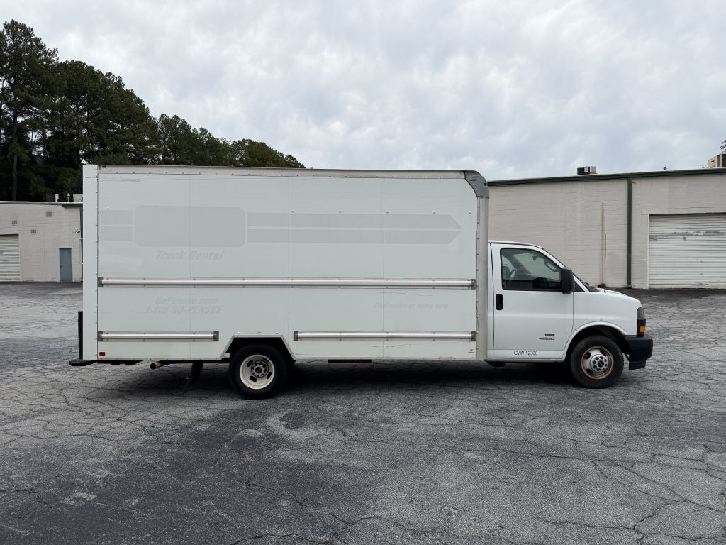 Photo 4 of this GMC SAVANA