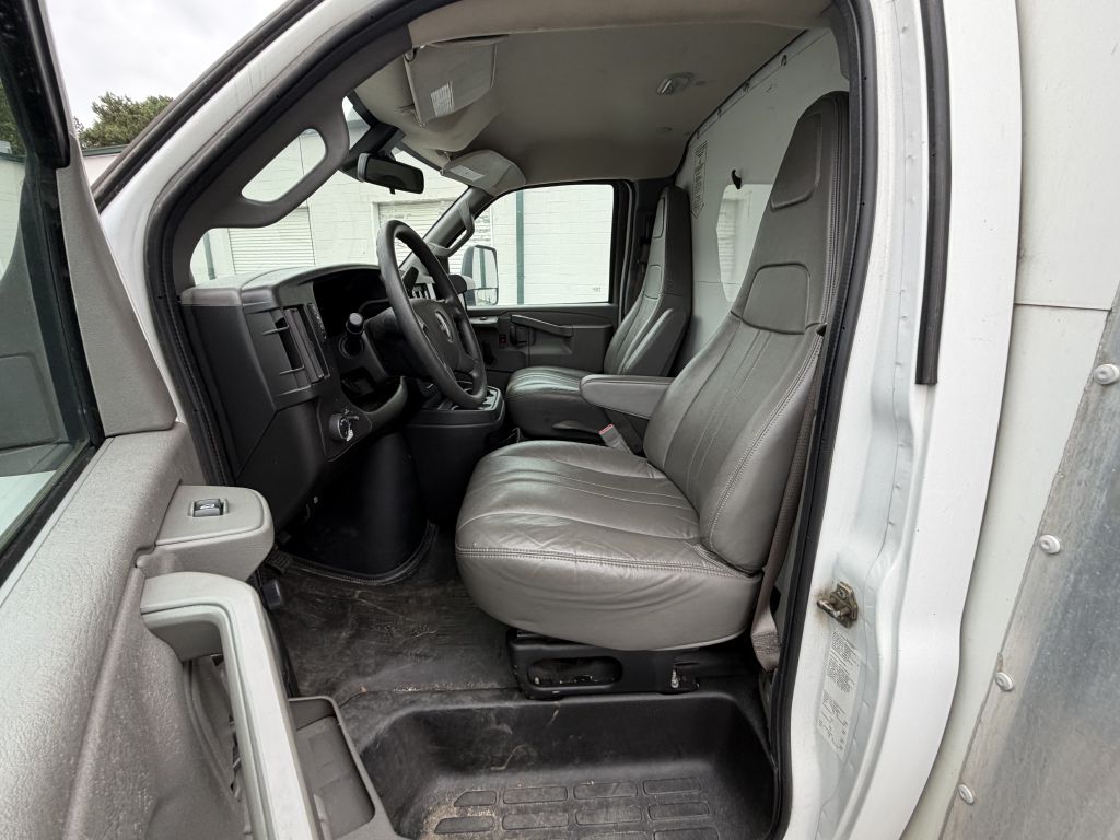 Photo 16 of this GMC SAVANA
