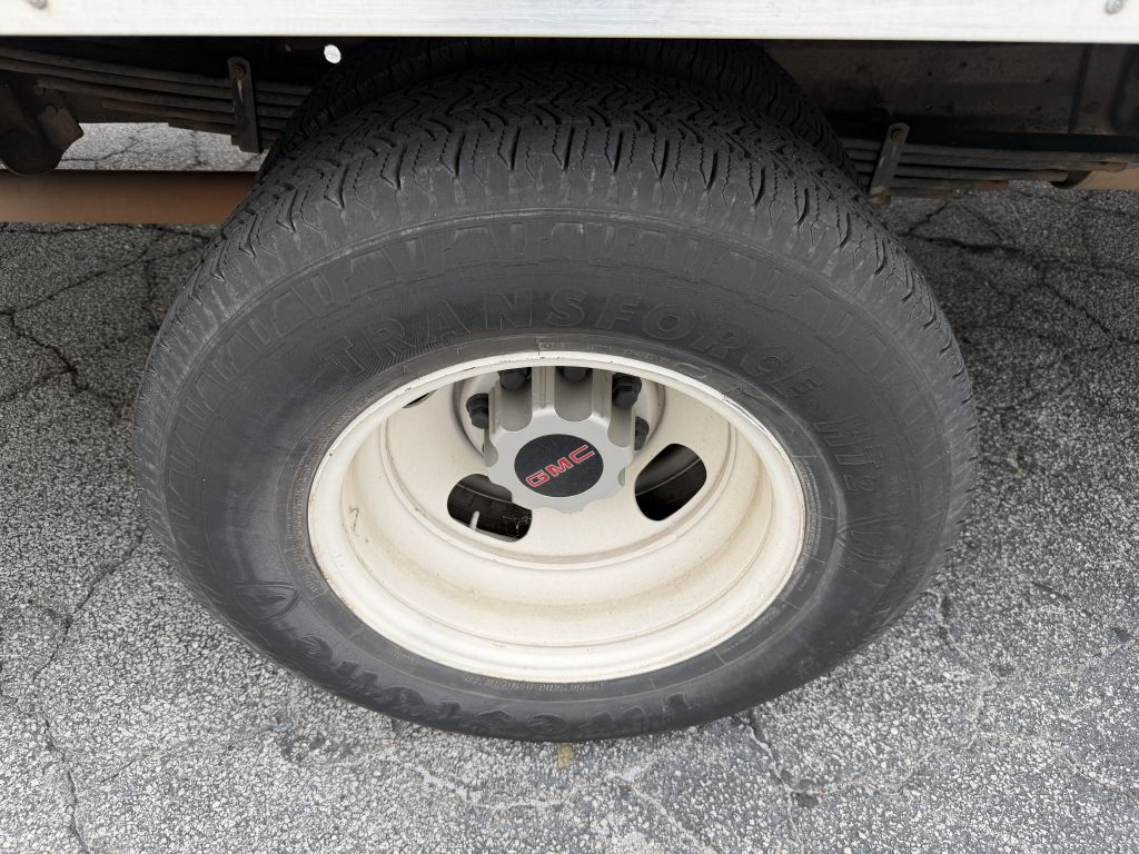 Photo 28 of this GMC SAVANA