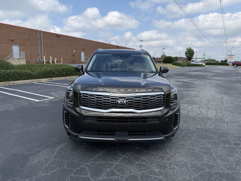 Photo 2 of this KIA TELLURIDE