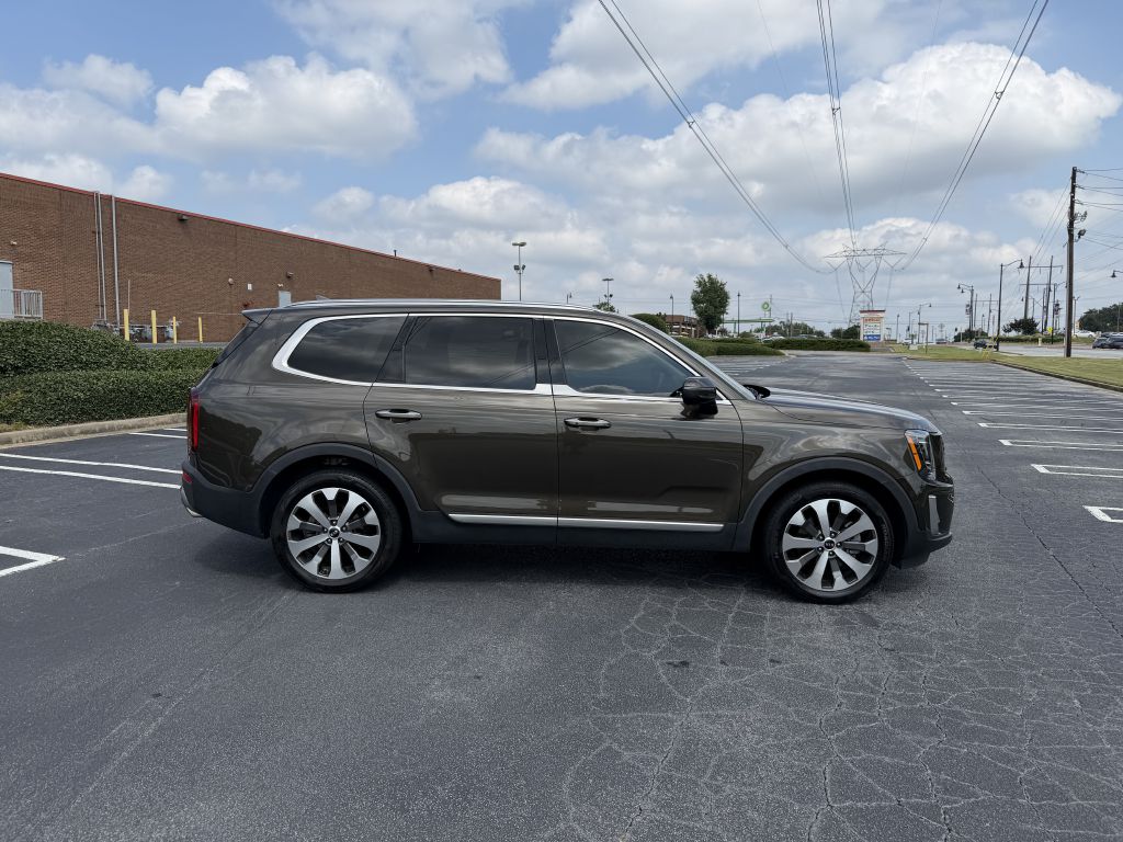 Photo 4 of this KIA TELLURIDE