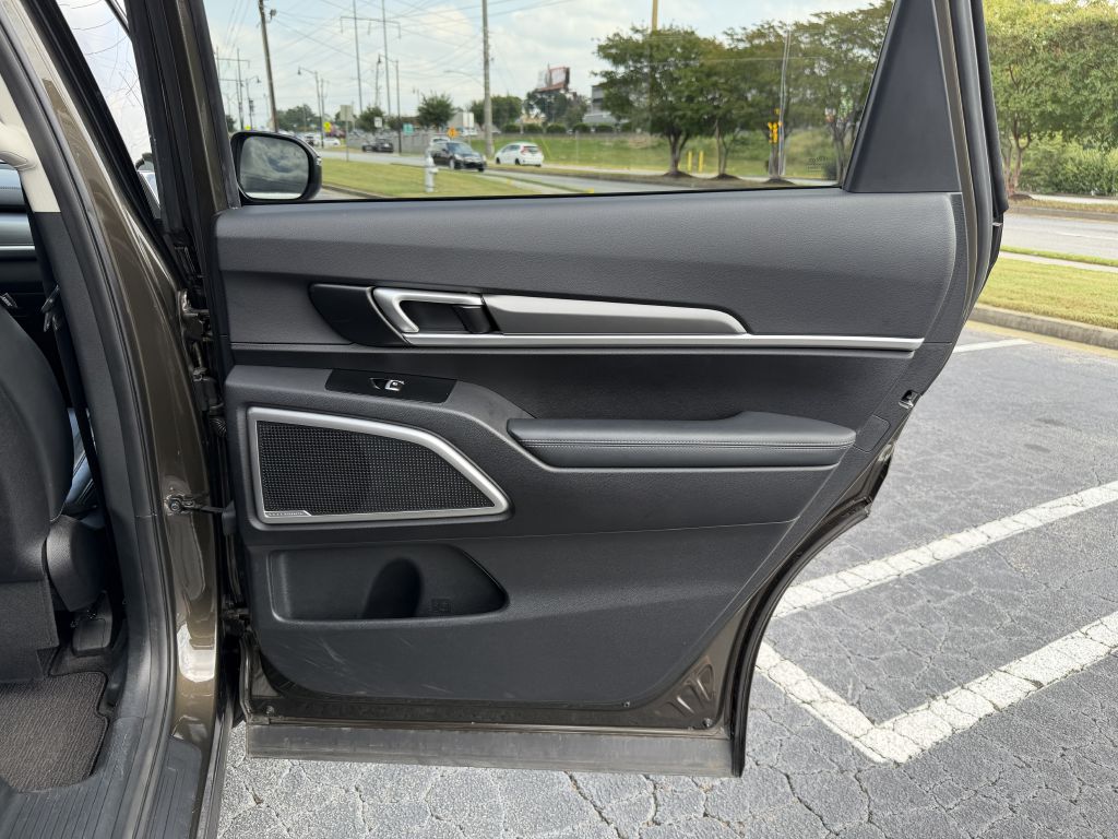 Photo 15 of this KIA TELLURIDE