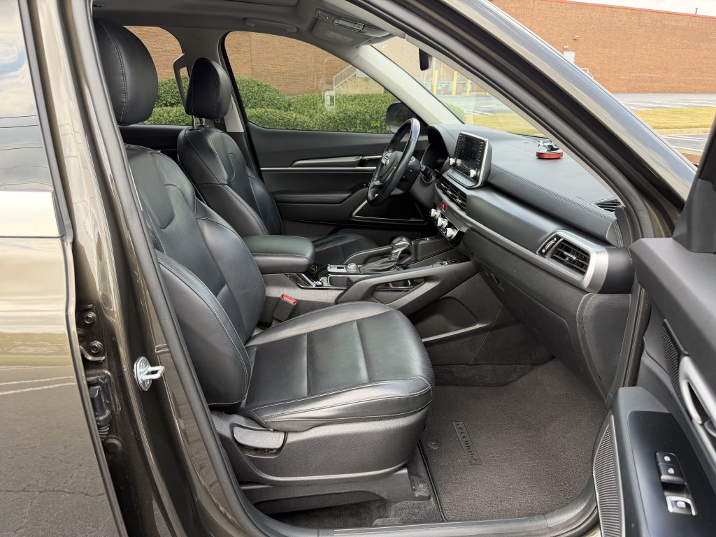 Photo 18 of this KIA TELLURIDE