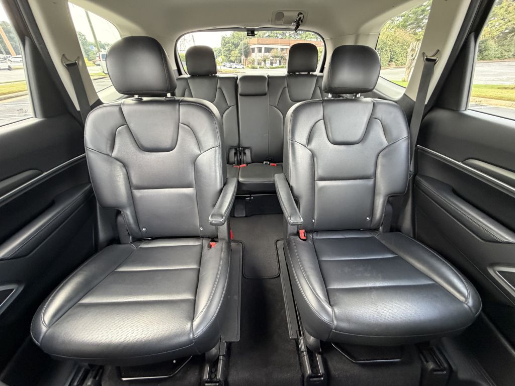 Photo 19 of this KIA TELLURIDE