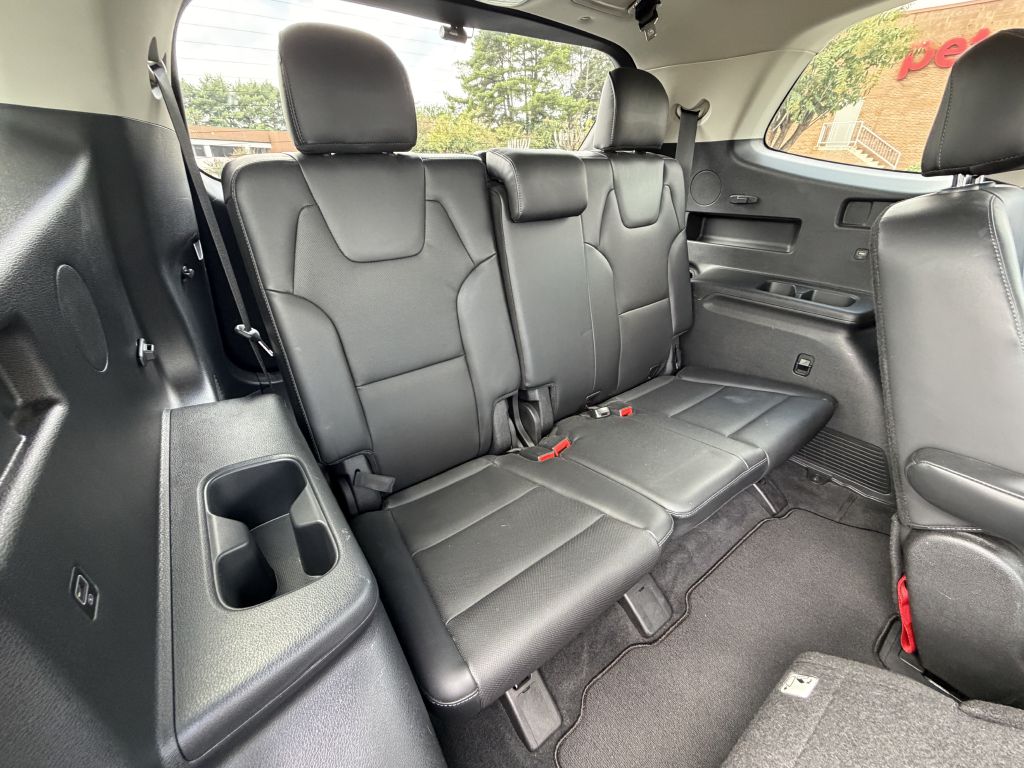 Photo 20 of this KIA TELLURIDE
