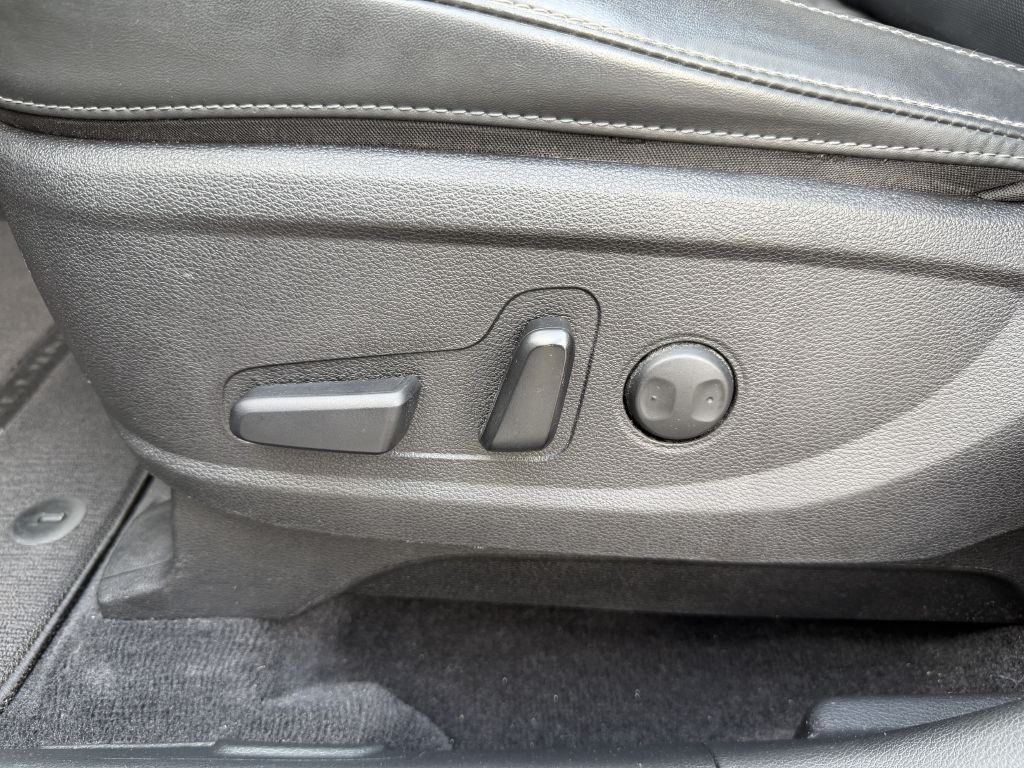 Photo 23 of this KIA TELLURIDE