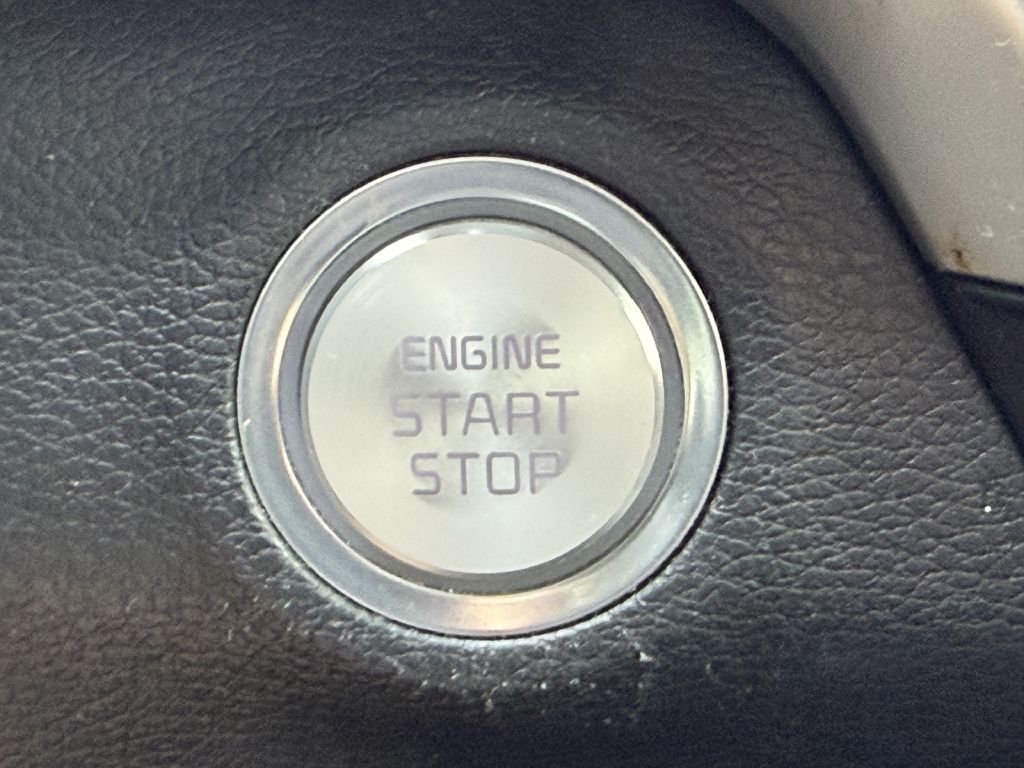 Photo 28 of this KIA TELLURIDE