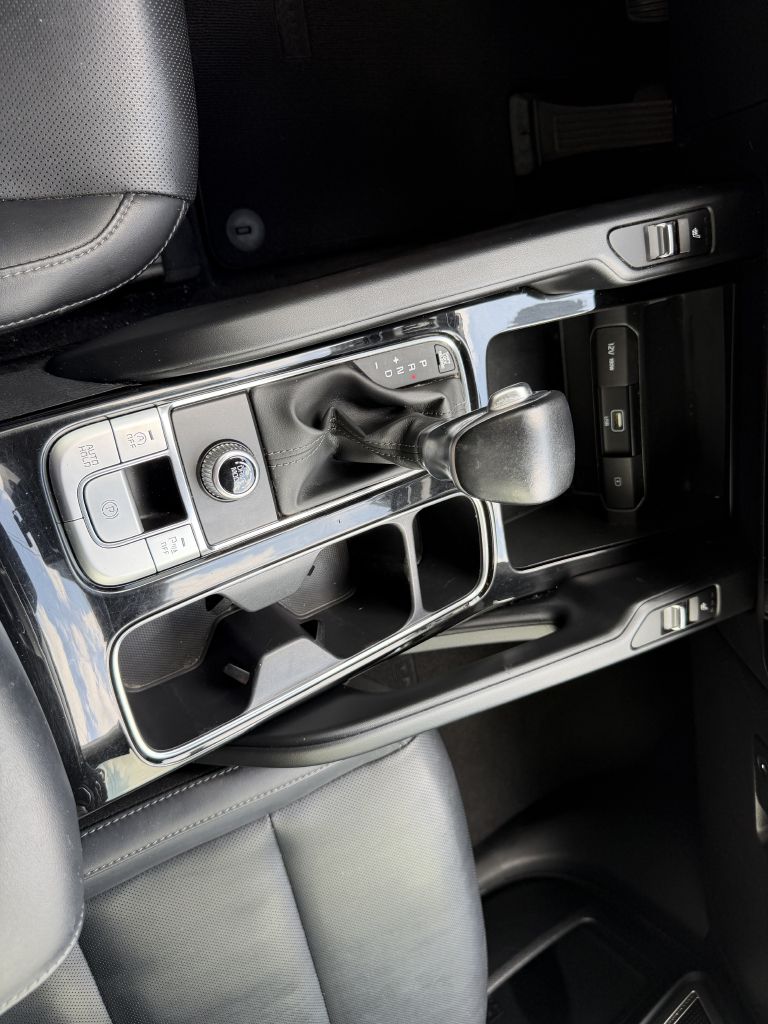 Photo 30 of this KIA TELLURIDE