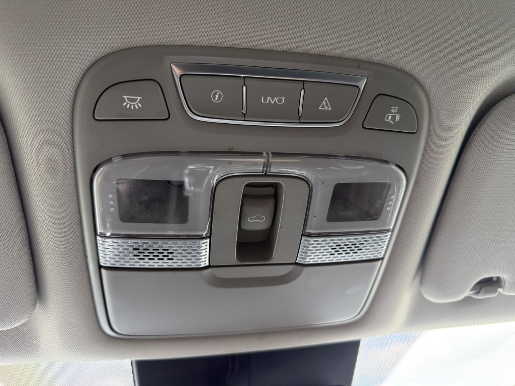 Photo 34 of this KIA TELLURIDE