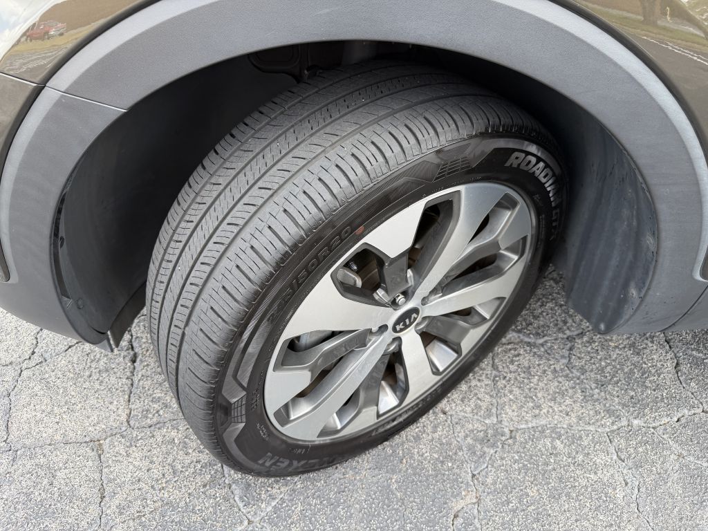 Photo 35 of this KIA TELLURIDE