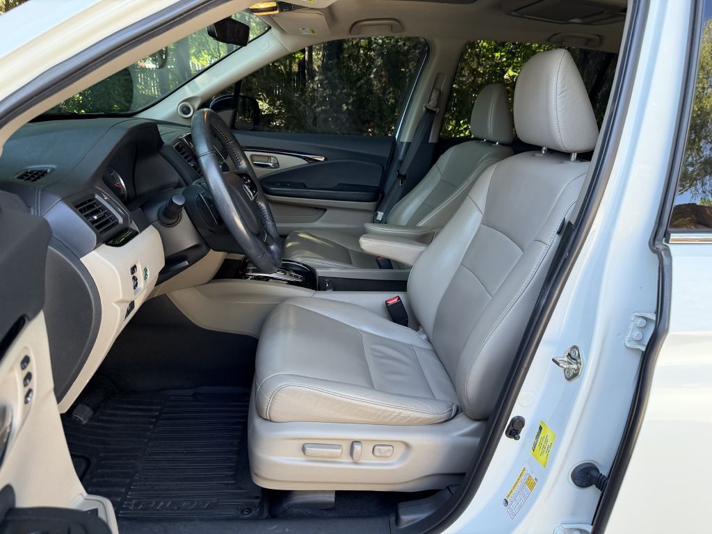 Photo 11 of this HONDA PILOT
