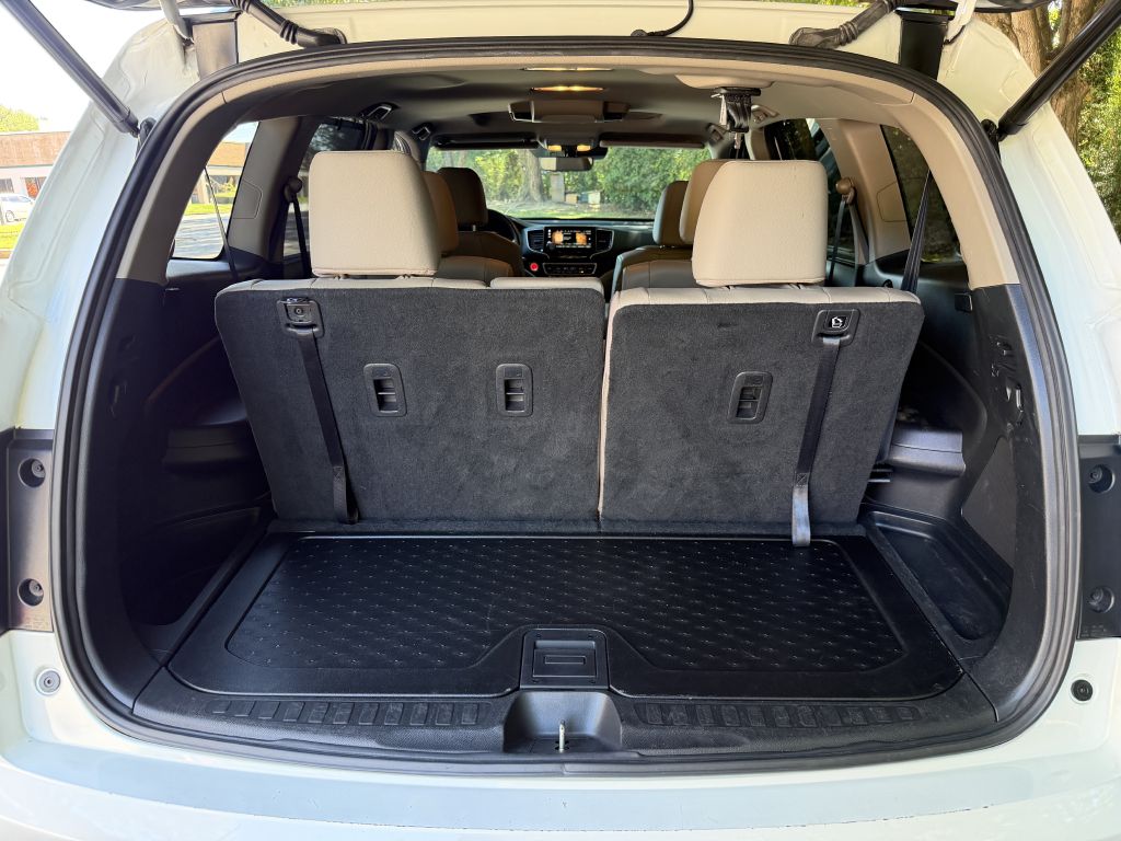Photo 14 of this HONDA PILOT