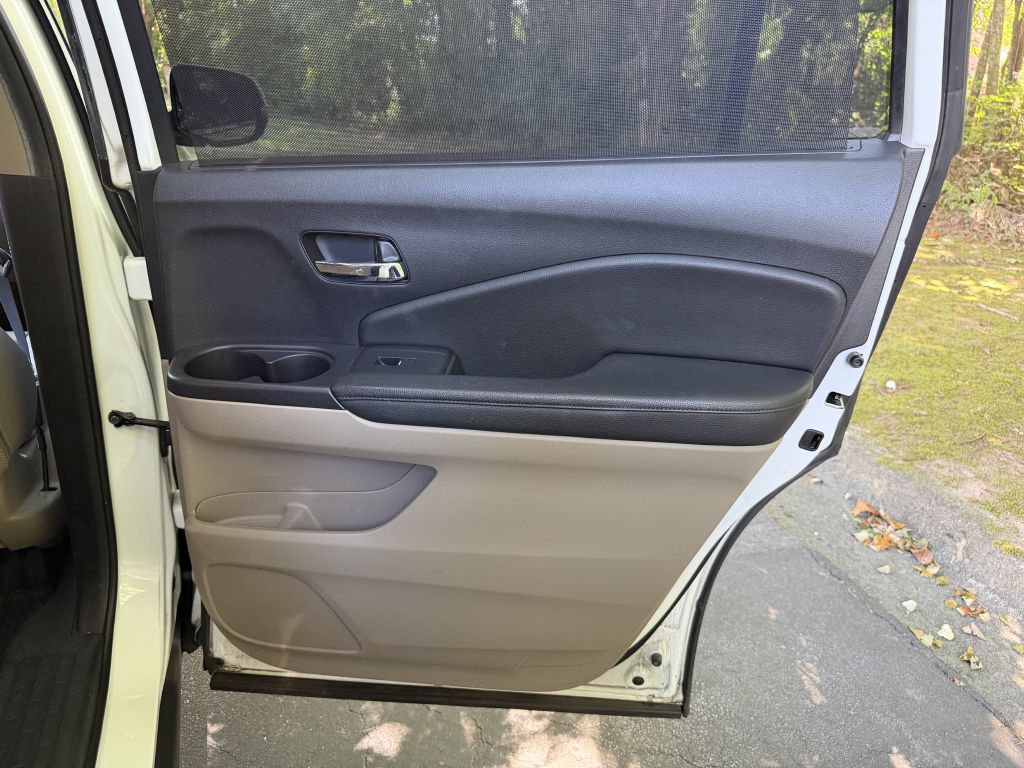 Photo 15 of this HONDA PILOT