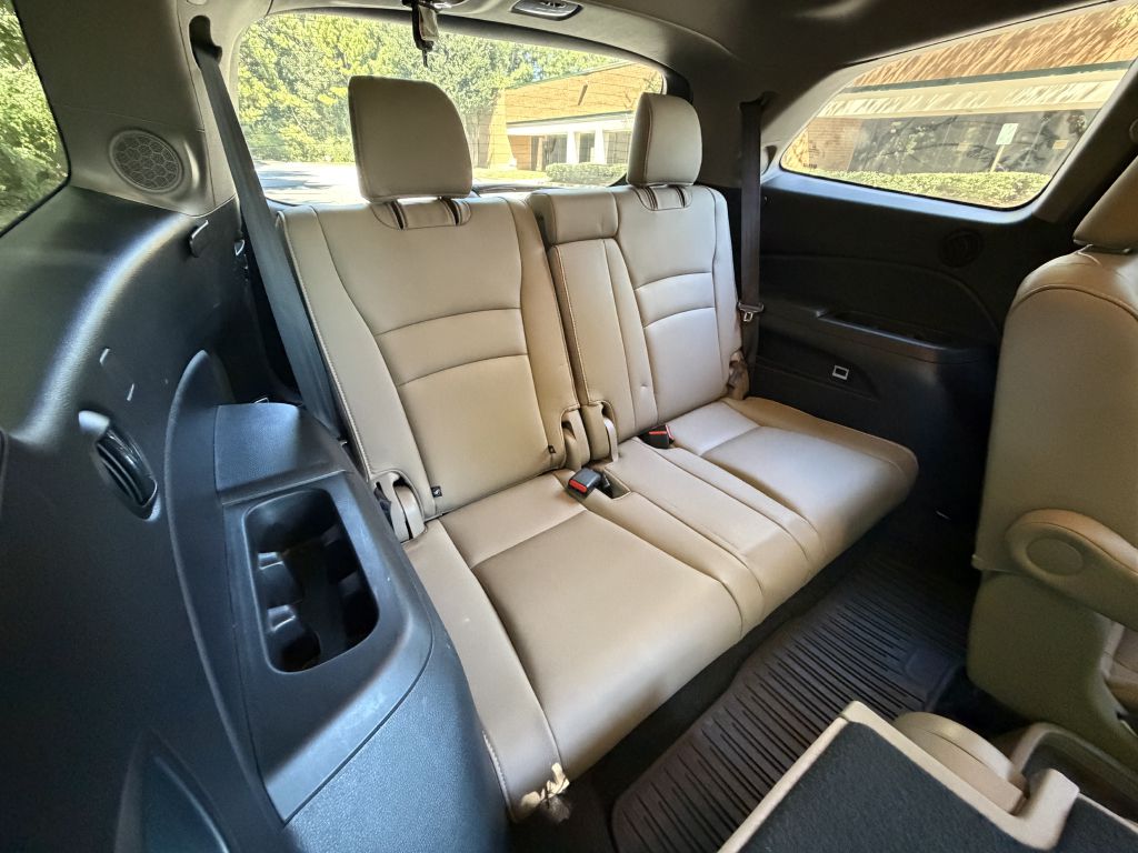 Photo 20 of this HONDA PILOT