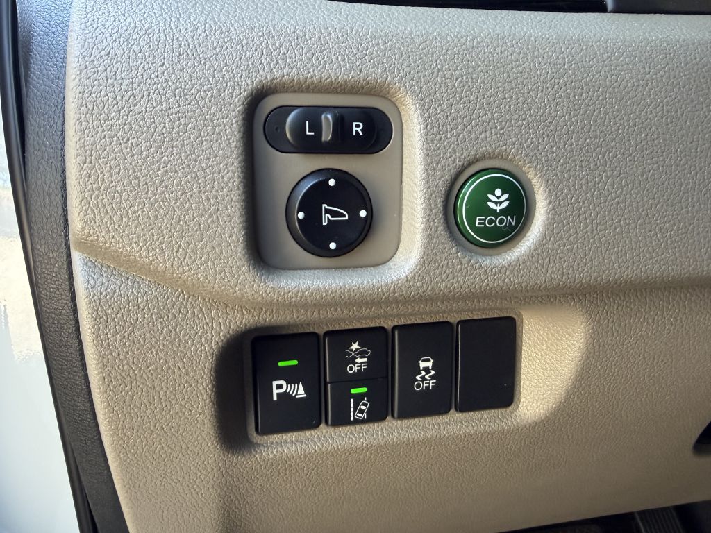 Photo 29 of this HONDA PILOT