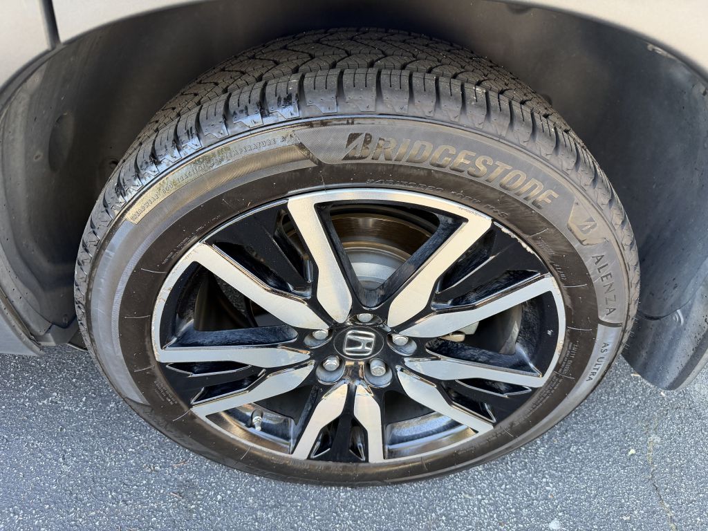 Photo 43 of this HONDA PILOT